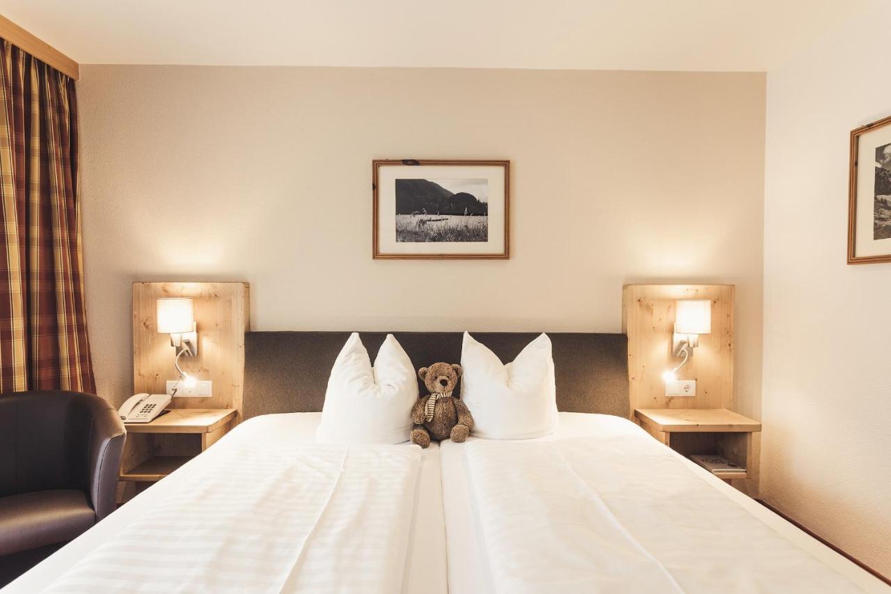 Hotel Johanna Mitten Im Oetztal Umhausen Exteriör bild