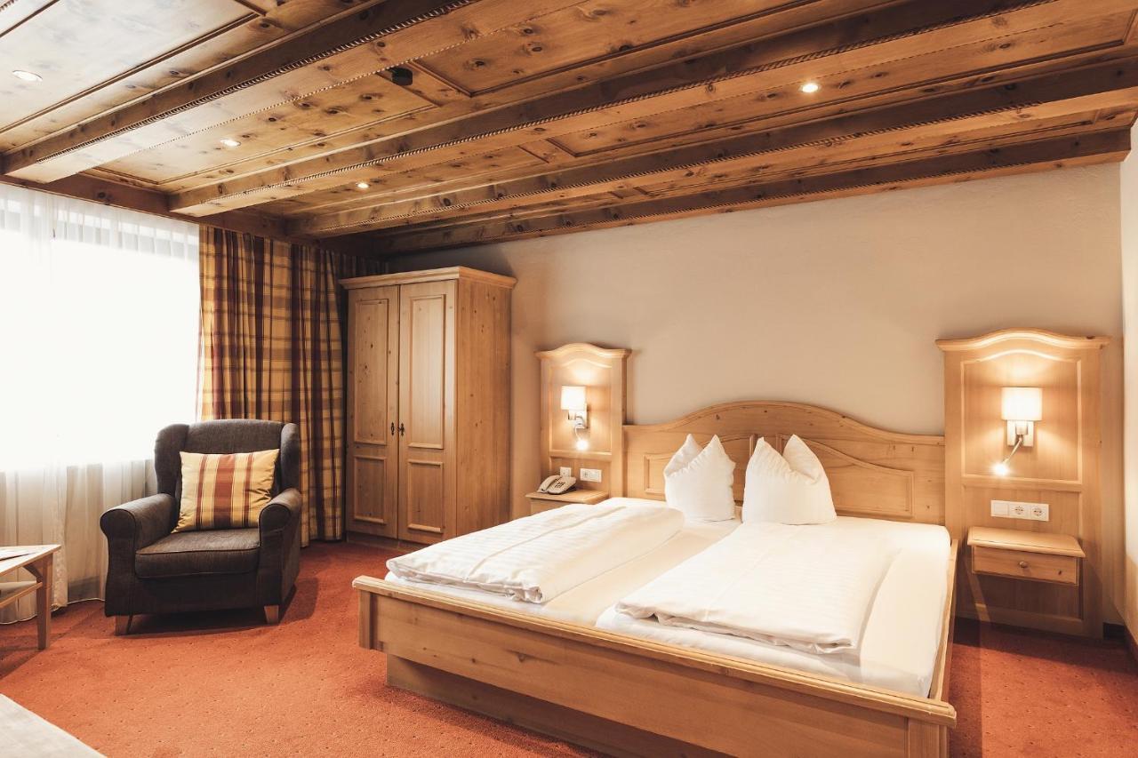 Hotel Johanna Mitten Im Oetztal Umhausen Exteriör bild