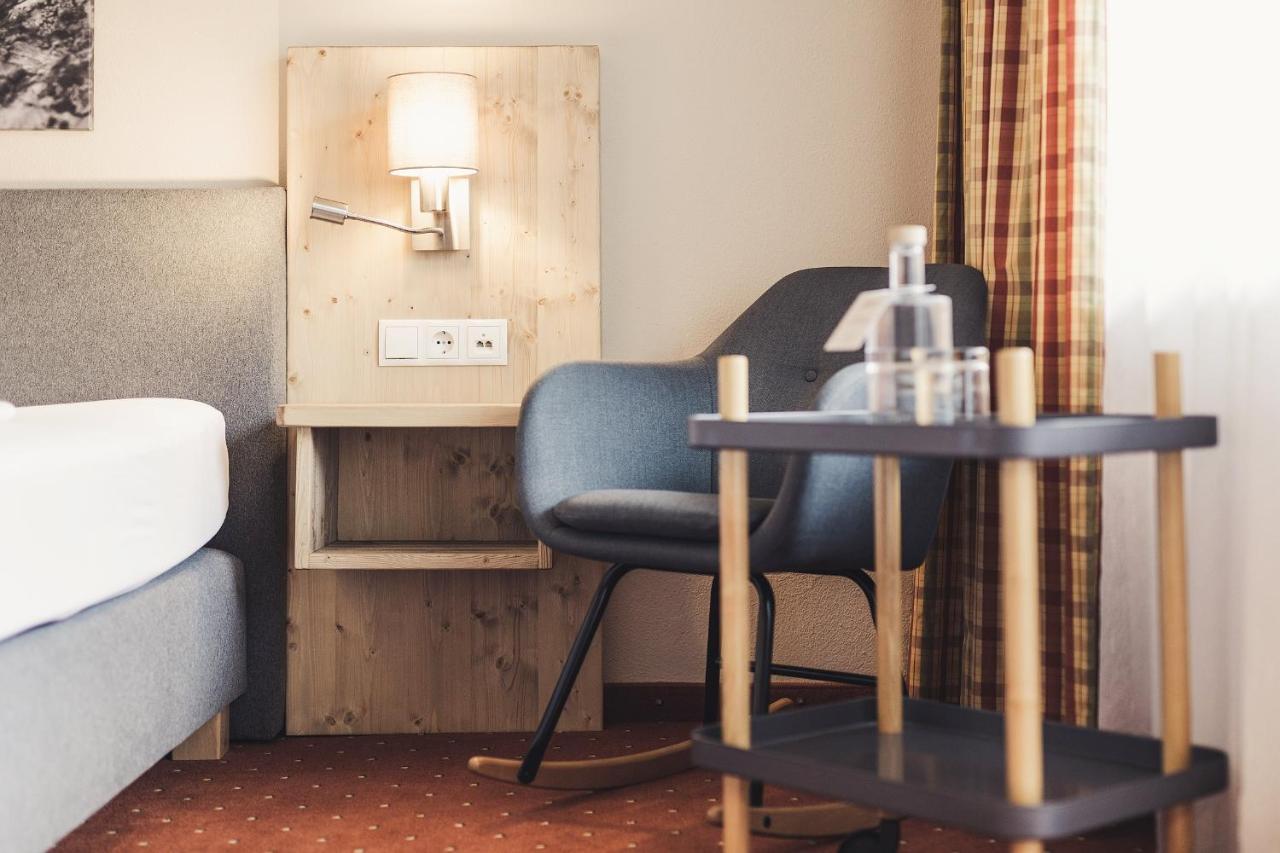 Hotel Johanna Mitten Im Oetztal Umhausen Exteriör bild