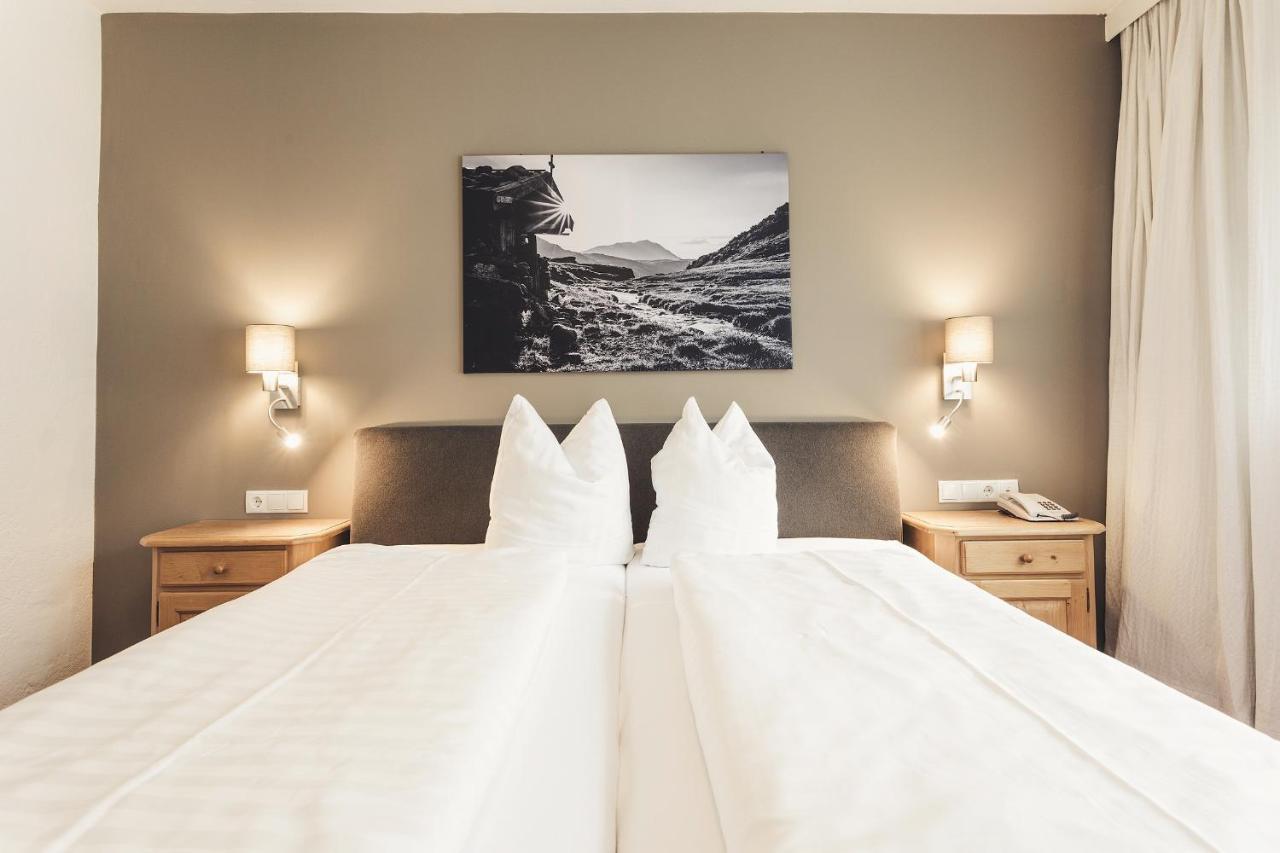 Hotel Johanna Mitten Im Oetztal Umhausen Exteriör bild