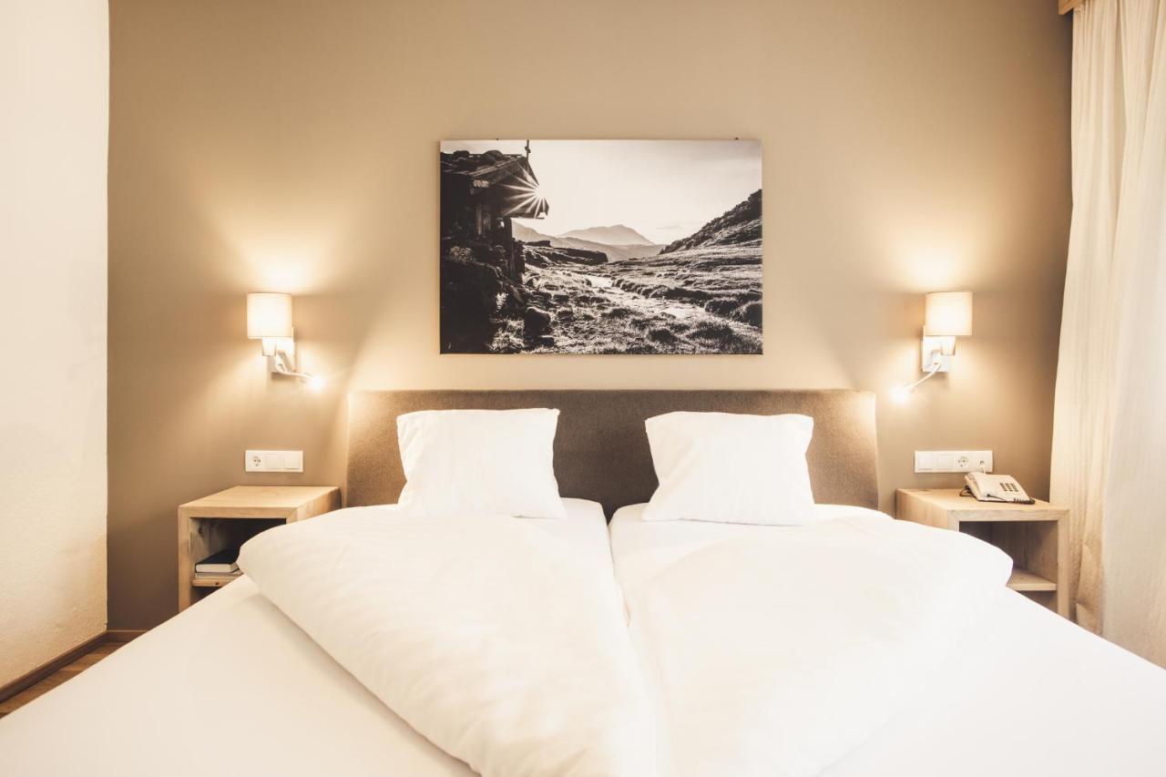 Hotel Johanna Mitten Im Oetztal Umhausen Exteriör bild