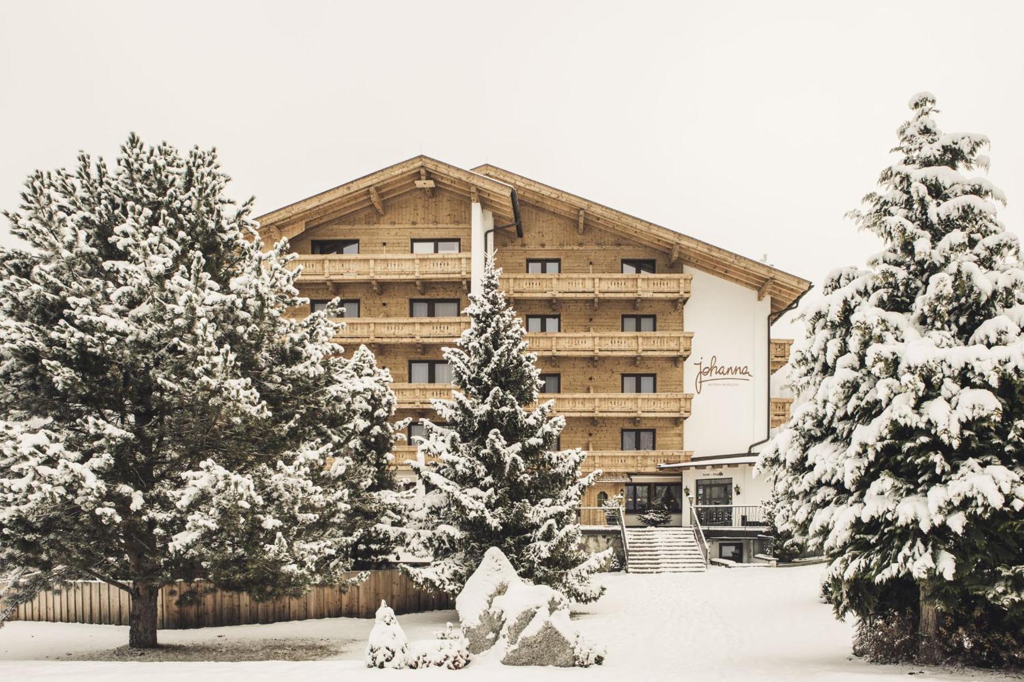 Hotel Johanna Mitten Im Oetztal Umhausen Exteriör bild